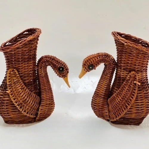 Pair of Rattan Duck Head Baskets – The Perfect Combination of Art & Function